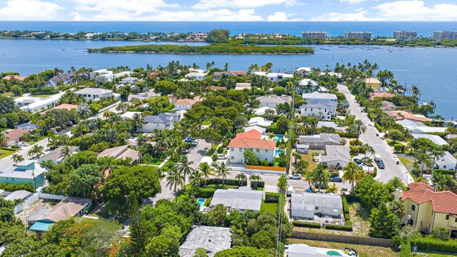 8001 Arlington Place, West Palm Beach, FL 33405