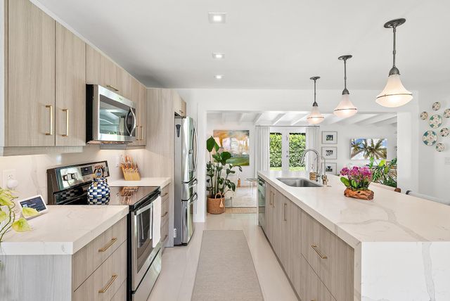 8001 Arlington Place, West Palm Beach, FL 33405