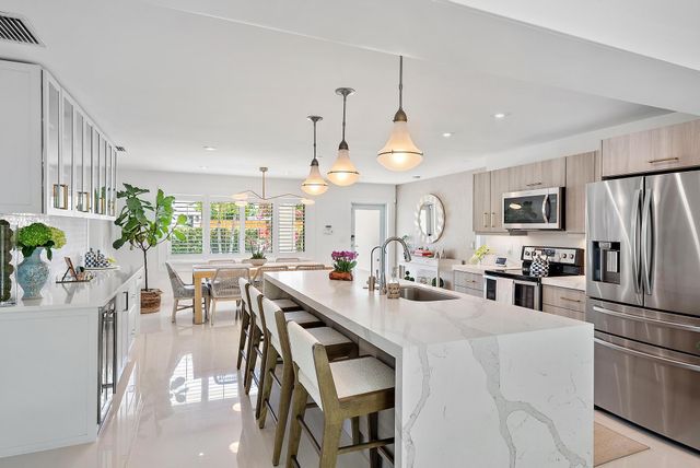 8001 Arlington Place, West Palm Beach, FL 33405