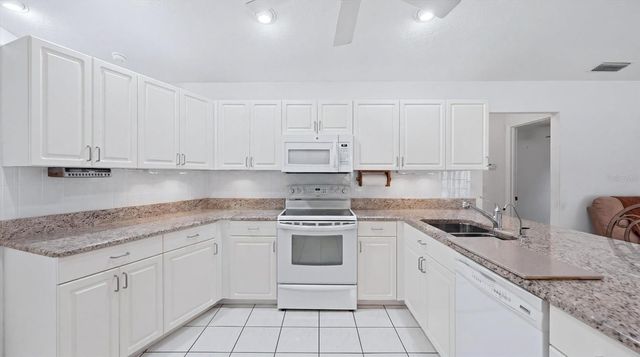 6157 55TH AVENUE CIRCLE E, Bradenton, FL 34203