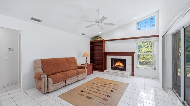 6157 55TH AVENUE CIRCLE E, Bradenton, FL 34203