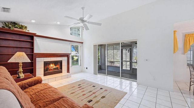 6157 55TH AVENUE CIRCLE E, Bradenton, FL 34203
