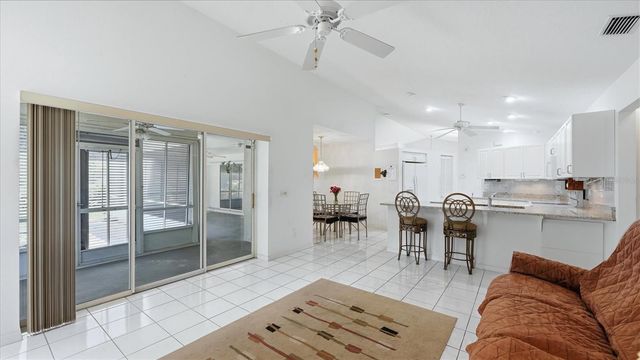 6157 55TH AVENUE CIRCLE E, Bradenton, FL 34203