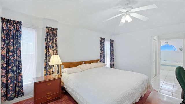 6157 55TH AVENUE CIRCLE E, Bradenton, FL 34203