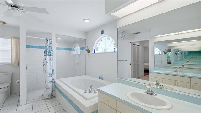 6157 55TH AVENUE CIRCLE E, Bradenton, FL 34203