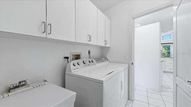 6157 55TH AVENUE CIRCLE E, Bradenton, FL 34203