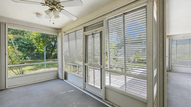 6157 55TH AVENUE CIRCLE E, Bradenton, FL 34203