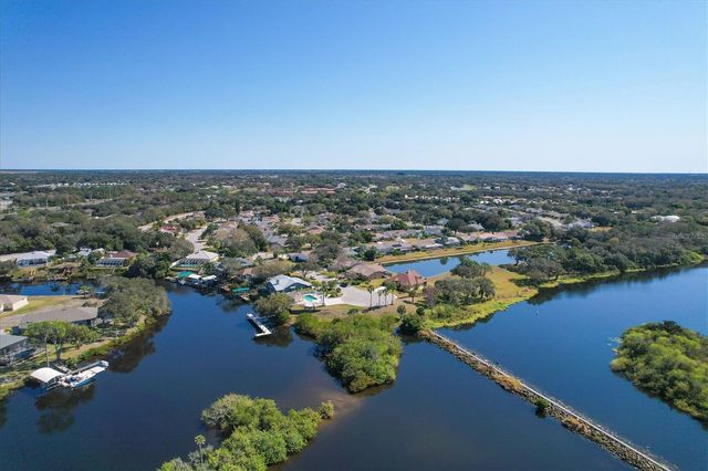 6157 55TH AVENUE CIRCLE E, Bradenton, FL 34203