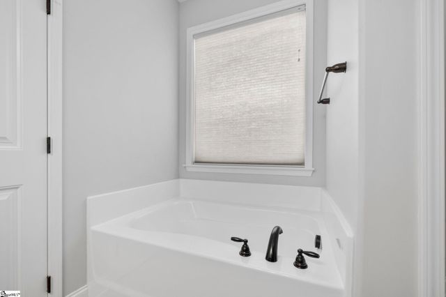 79 Rising Meadow Lane, Taylors, SC 29687