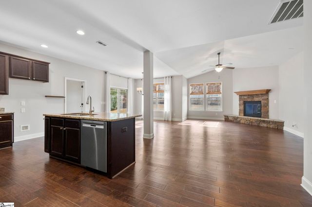 79 Rising Meadow Lane, Taylors, SC 29687