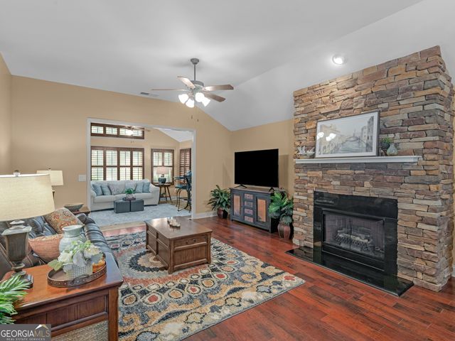 111 Cottage Club Drive, Locust Grove, GA 30248