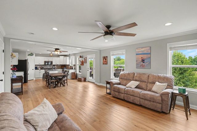 2423 Treetop Lane, Hebron, KY 41048