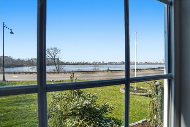 680 Veterans Memorial Parkway, East Providence, RI 02914