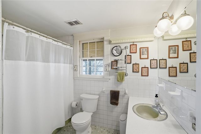 680 Veterans Memorial Parkway, East Providence, RI 02914