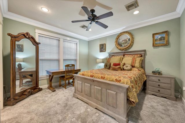 222 Oak Road Road, Clear Lake Shores, TX 77565