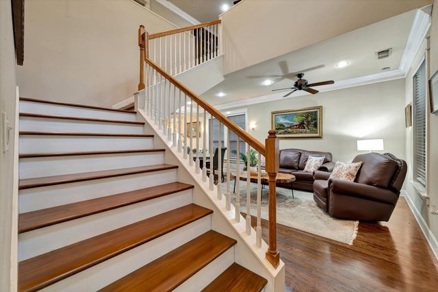 222 Oak Road Road, Clear Lake Shores, TX 77565