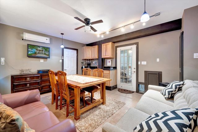 222 Oak Road Road, Clear Lake Shores, TX 77565