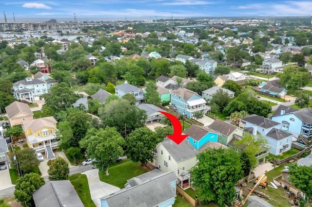 222 Oak Road Road, Clear Lake Shores, TX 77565
