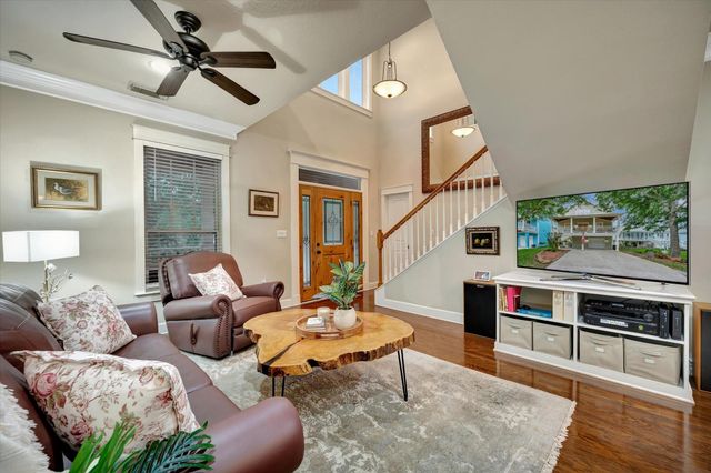 222 Oak Road Road, Clear Lake Shores, TX 77565