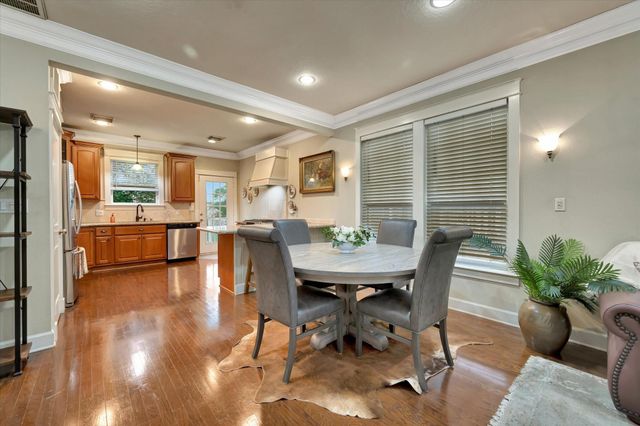 222 Oak Road Road, Clear Lake Shores, TX 77565