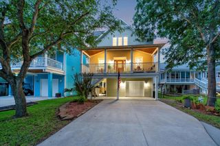 222 Oak Road Road, Clear Lake Shores, TX 77565