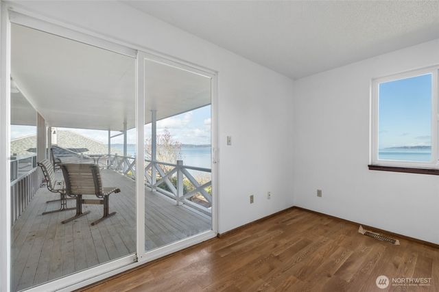 29903 Marine View Dr SW, Federal Way, WA 98023