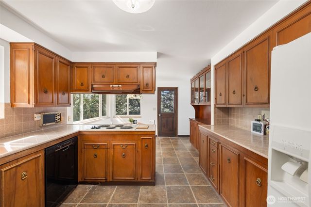 29903 Marine View Dr SW, Federal Way, WA 98023