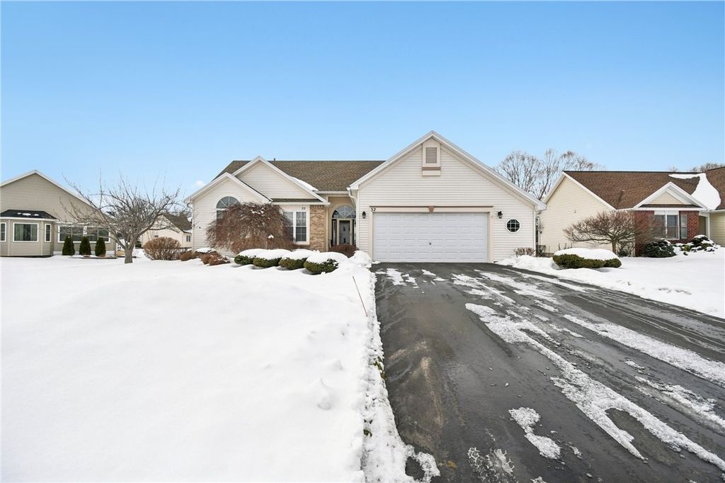 32 Sotheby Drive, Greece, NY 14626