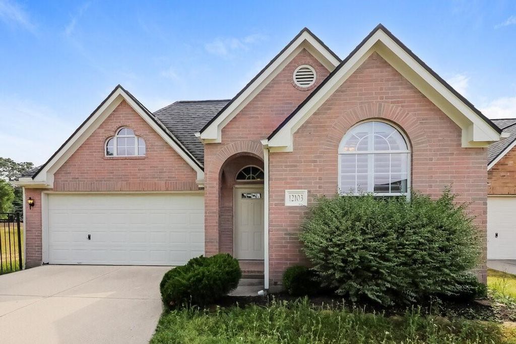 12103 Lakewood Villa Drive, Tomball, TX 77377