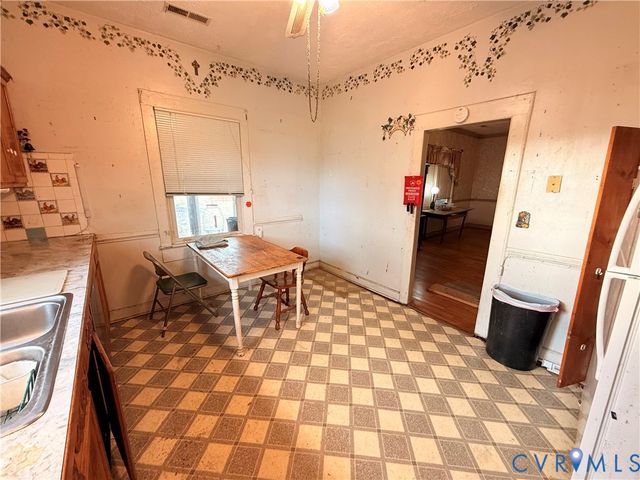 20525 Point Eastern Dr, Ruther Glen, VA 22546