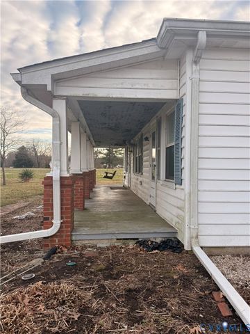 20525 Point Eastern Dr, Ruther Glen, VA 22546