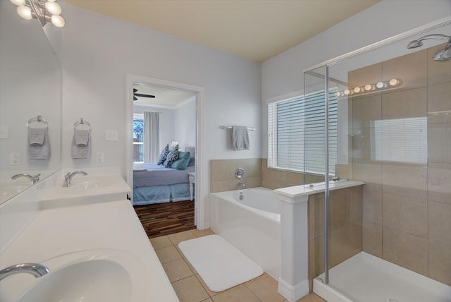 326 Polar Bear Trail, Crosby, TX 77532