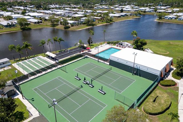 79 Flores Del Norte, Fort Pierce, FL 34951