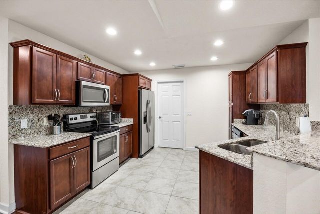 79 Flores Del Norte, Fort Pierce, FL 34951