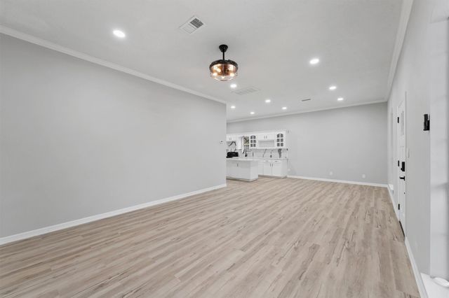 7912 Cypress Street, Houston, TX 77012