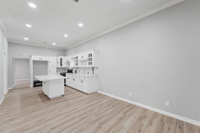 7912 Cypress Street, Houston, TX 77012