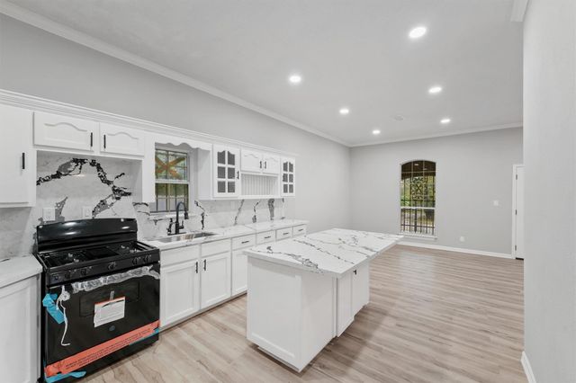 7912 Cypress Street, Houston, TX 77012