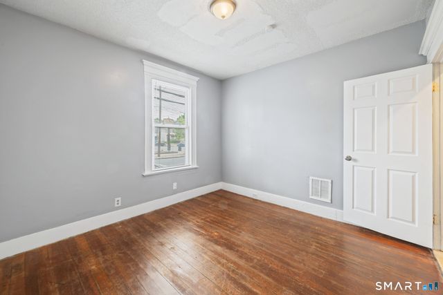 705 Dixwell Avenue 1R, New Haven, CT 06511