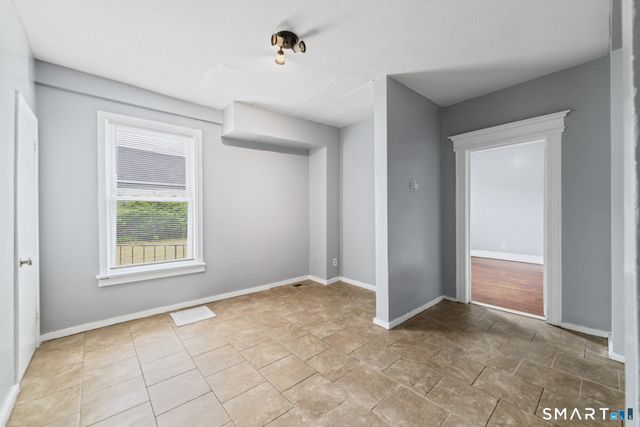 705 Dixwell Avenue 1R, New Haven, CT 06511