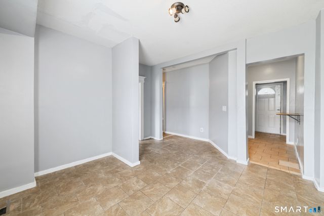 705 Dixwell Avenue 1R, New Haven, CT 06511