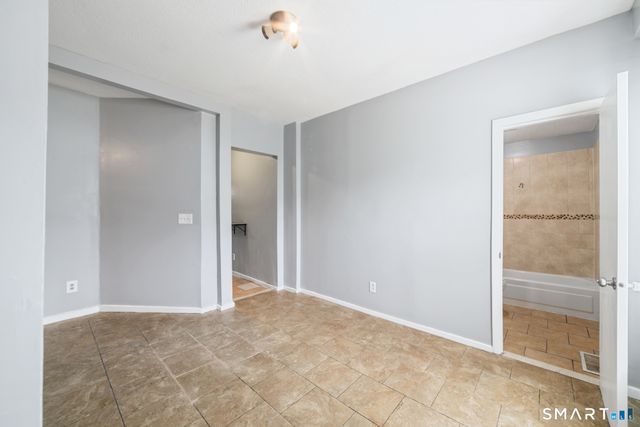 705 Dixwell Avenue 1R, New Haven, CT 06511