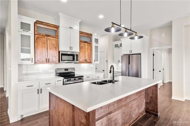 212 Charity Circle, La Feria, TX 78559