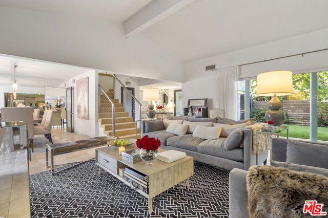 9767 Apricot Lane, Beverly Hills, CA 90210