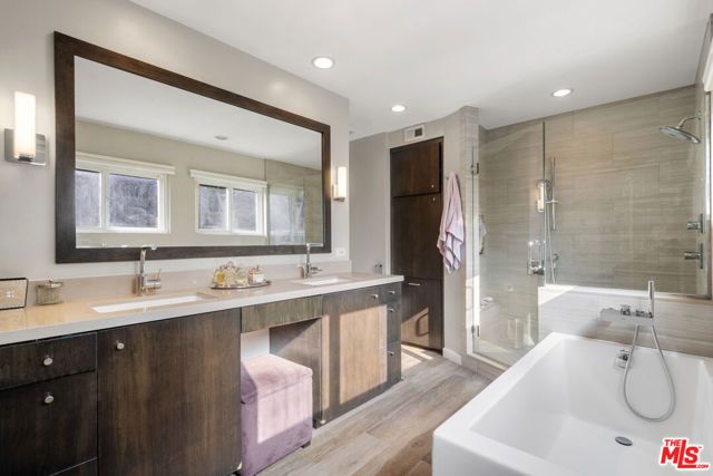 9767 Apricot Lane, Beverly Hills, CA 90210