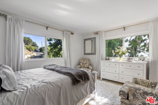 9767 Apricot Lane, Beverly Hills, CA 90210