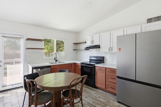1329 E Cholla Street, Phoenix, AZ 85020