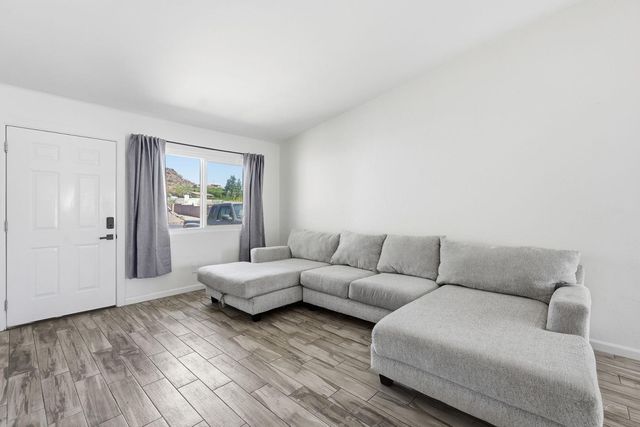 1329 E Cholla Street, Phoenix, AZ 85020