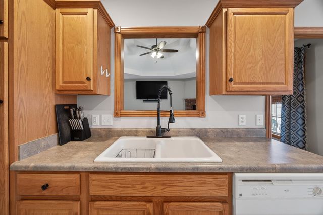 505 S Casa Grande Avenue, Springfield, MO 65802