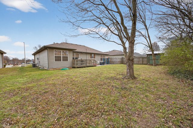 505 S Casa Grande Avenue, Springfield, MO 65802