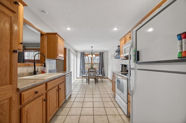 505 S Casa Grande Avenue, Springfield, MO 65802